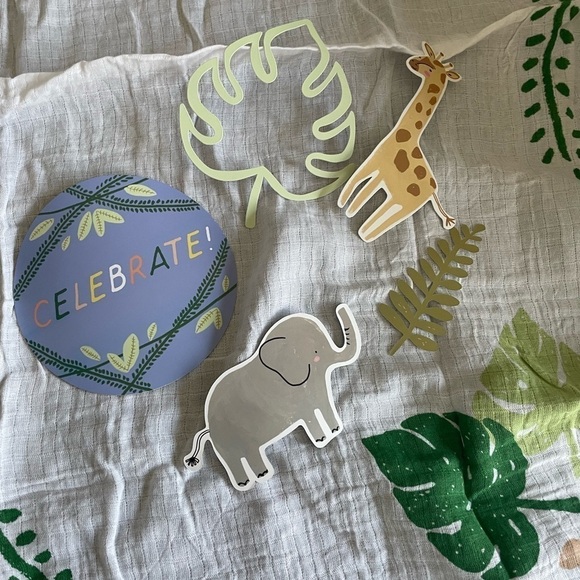 C. R. Gibson Baby Jungle / Safari Muslin Month Milestone Blanket - Picture 6 of 8